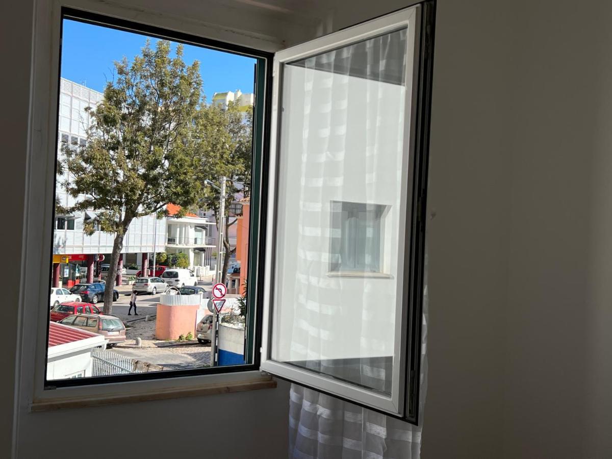 Studios Xl & Xl Plus Costa da Caparica Bagian luar foto