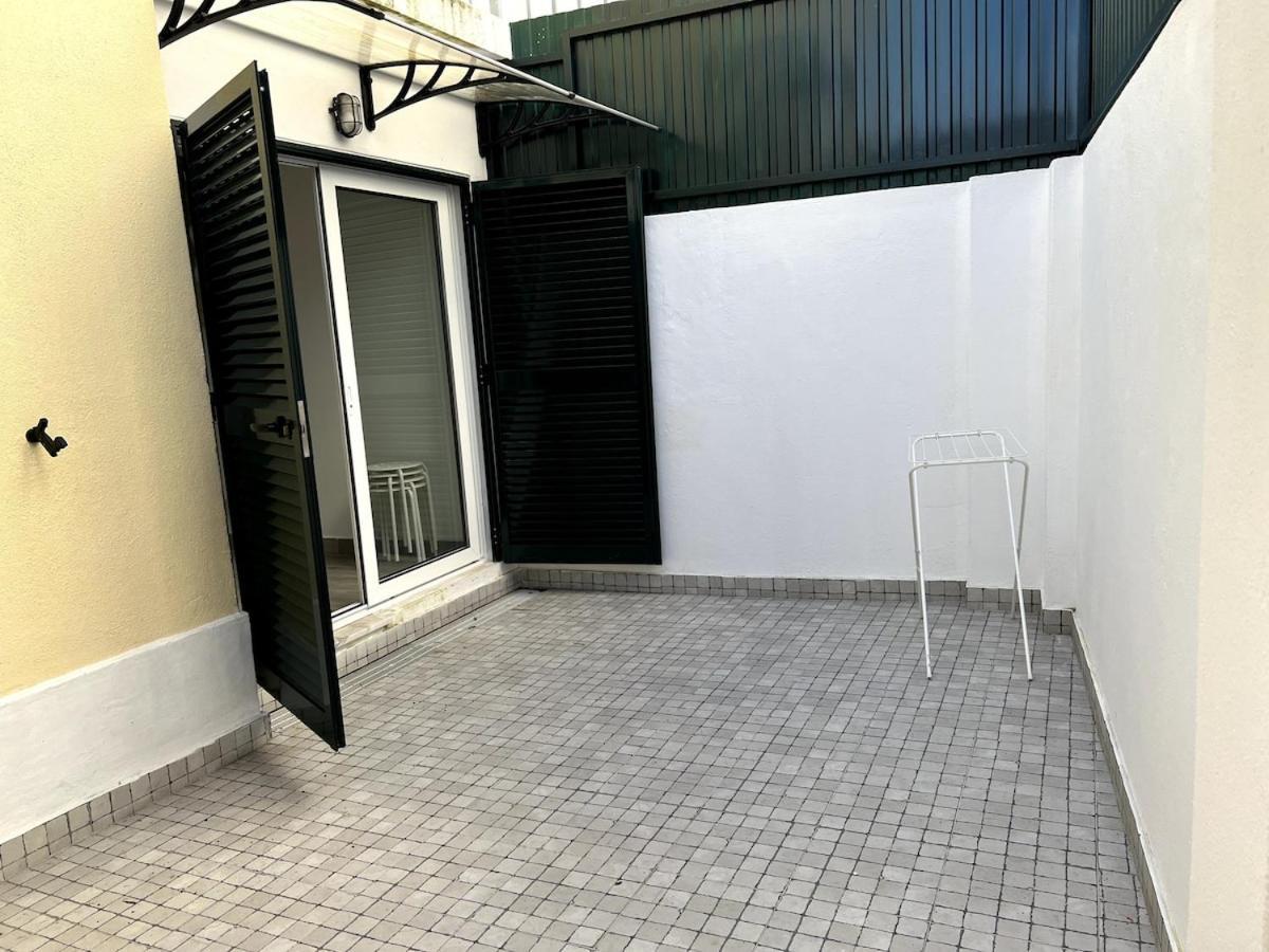 Studios Xl & Xl Plus Costa da Caparica Bagian luar foto